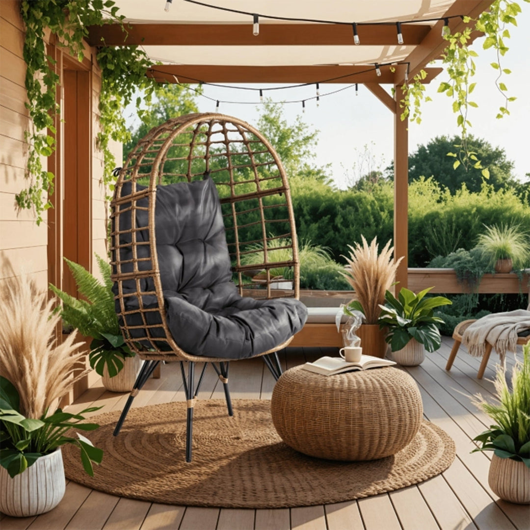 MADISON Fauteuil de jardin couleur bois et gris foncé pieds en métal noir - AMIRELLI