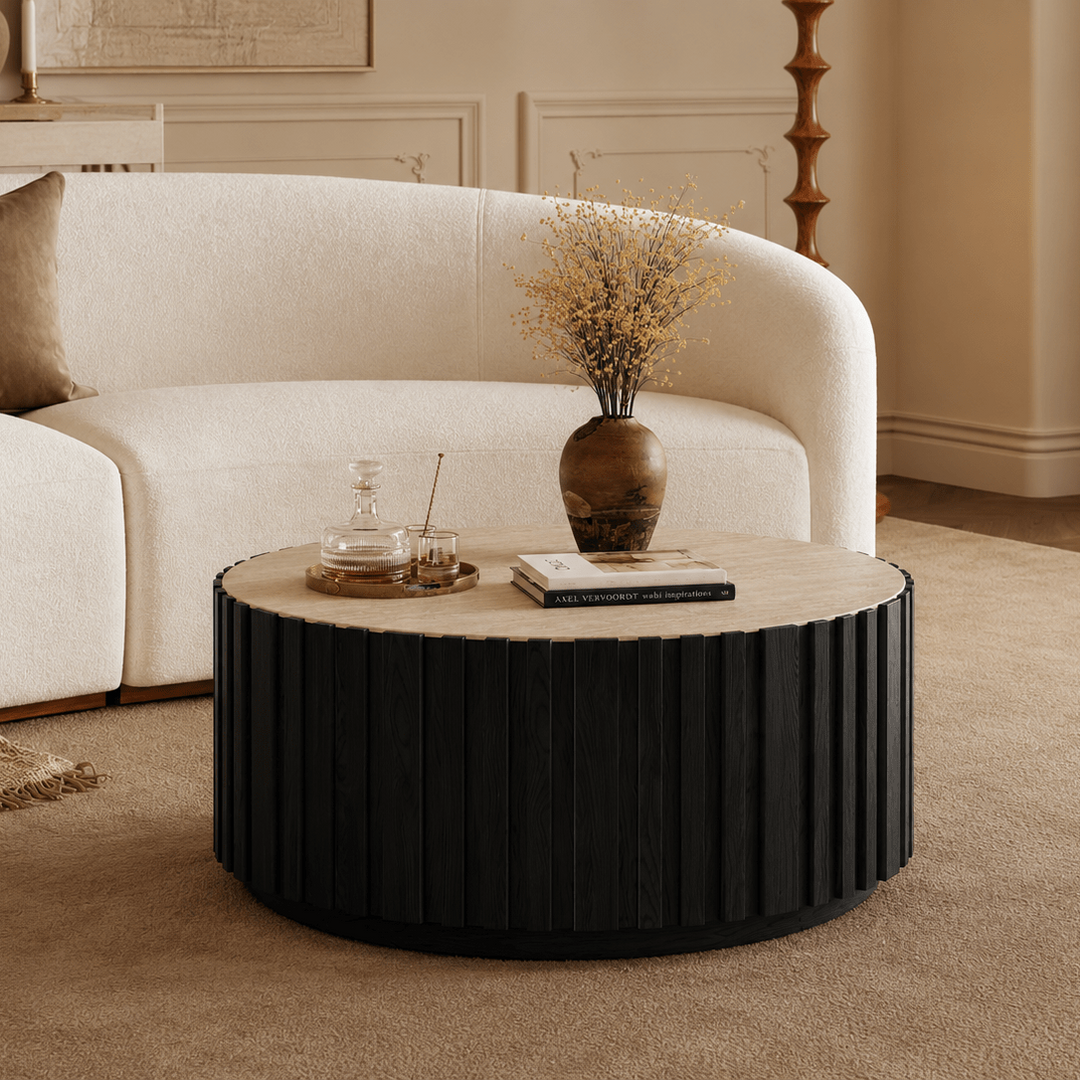 Table basse ronde Aura 35" en bois de frêne à lattes avec plateau en pierre frittée black - AMIRELLI